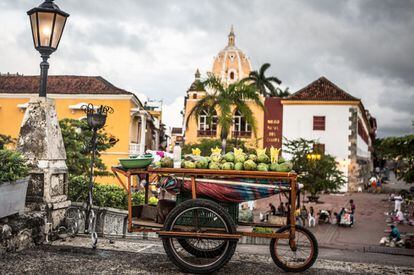 Algunas algunas zonas rurales aún se consideran poco seguras para viajar, Colombia vuelve a recibir viajeros que recorren las coloridas calles de Cartagena, se van de fiesta por Cali o caminan por la selva hasta las ruinas misteriosas de la Ciudad Perdida, en la Sierra Nevada.