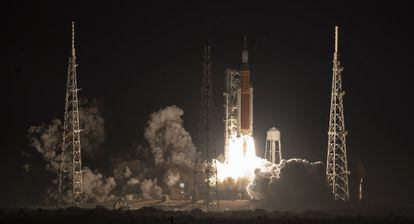 Es la primera prueba de vuelo integrada del cohete del Sistema de Lanzamiento Espacial (SLS) de la NASA. La misión, de seis semanas, allanará el camino para un vuelo de prueba tripulado y una futura exploración lunar humana como parte del programa Artemis.