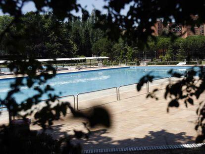 La piscina de San Blas, cerrada.