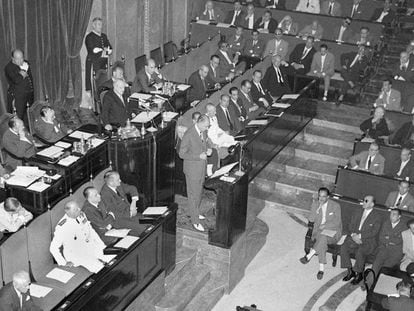 El ministro de Hacienda Mariano Navarro Rubio expuso en las Cortes el 28 de julio de 1959, junto al titular de Comercio Alberto Ullastres, las l&iacute;neas maestras del programa de liberalizaci&oacute;n.