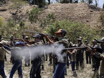 Los niños armados de Guerrero, en imágenes
