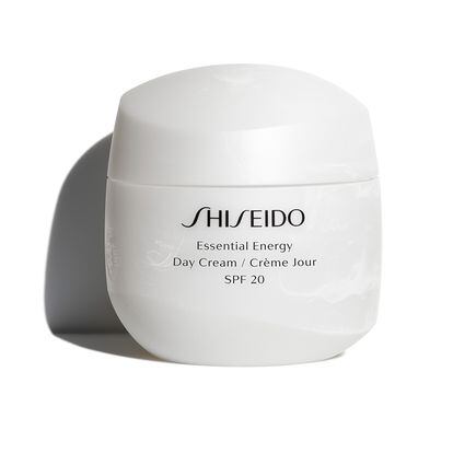 Essential Energy Day Cream SPF20 de Shiseido (73€), basada en los conocimientos de la neurociencia en cuidado de la piel, previene de la adhesión del polen presente en el aire, de los agentes contaminantes y del polvo.