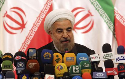 Rohani comparece ante la prensa este lunes en Teher&aacute;n.