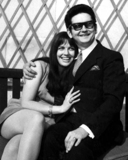 Roy Orbison con su segunda esposa, Barbara Jakobs, en 1969.
