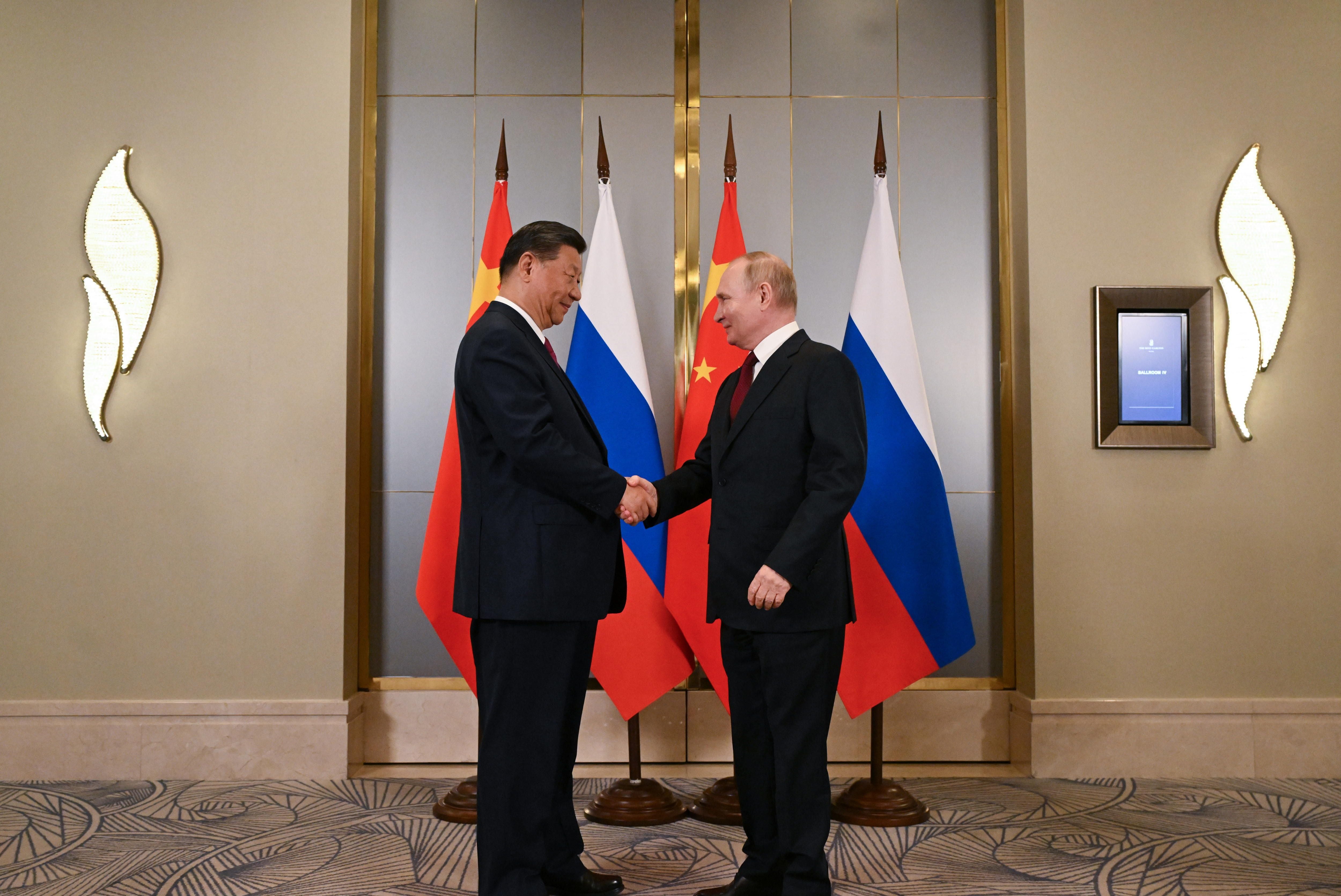 Putin exhibe la cercanía con Xi y Erdogan en una cumbre regional en Astaná