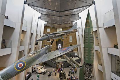 La 'First World War Galleries', muestra sobre la I Guerra Mundial estrenada en 2014 con motivo del centenario del co­mienzo del conclicto mundial, hace imprescindible visitar el Imperial War Museum (en la foto), instalado en el antiguo Bethelehem Royal Hospital. Es, posiblemente, una de las mejores exposiciones permanentes instaladas en los museos londinenses y ofrece una cruda mirada sobre quienes vivieron la guerra, tanto en el frente como en casa.