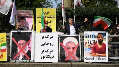 Protestas ante la embajada iraní en Londres tras la ejecución de Navid Afkari en septiembre.