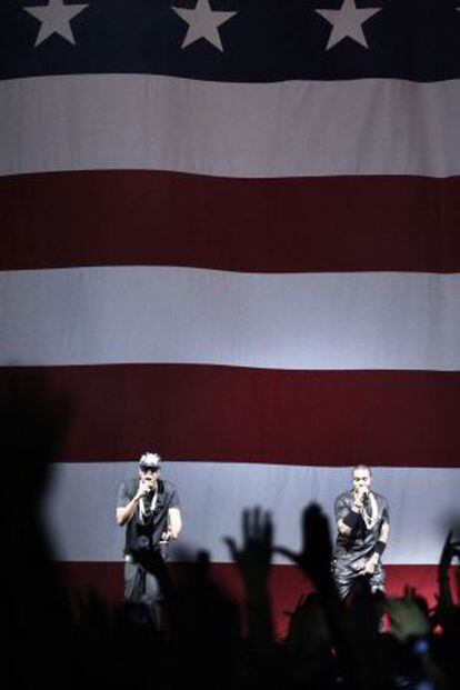 Un concierto de Jay-Z (izquierda) y Kanye West.