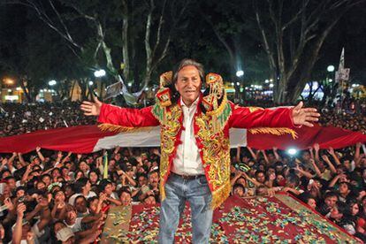 El ex presidente y candidato presidencial peruano Alejandro Toledo durante un mitin de campaña en Huánuco