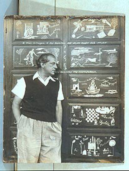 Rafael Alberti, en su casa de La Gallarda, en Uruguay, en 1947.