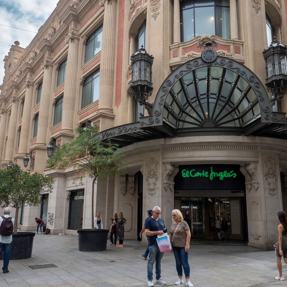 El Corte Inglés vende su emblemático edificio de l'Àngel en Barcelona | Economía | EL PAÍS
