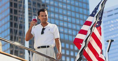 Leonardo DiCaprio, en el papel del &#039;broker&#039; corrupto Jordan Belfort, en un fotograma de la pel&iacute;cula &#039;El lobo de Wall Street&#039;.