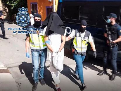 La Policía detiene en Madrid a un integrante del ISIS encargado de gestionar el dinero.