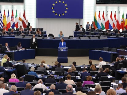 La líder de la oposición bielorrussa, Sventlana Tijanóvskaya, se dirige al Parlamento Europeo, en Estrasburgo, el pasado día 13.