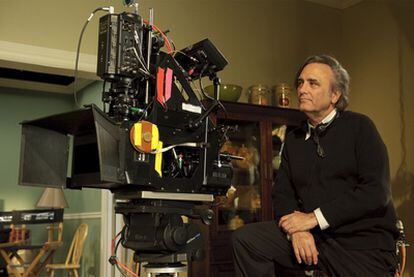 El cineasta Joe Dante, director de 'Miedo 3D', durante un rodaje.