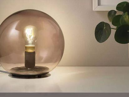 Ikea pone a la venta su primera bombilla decorativa LED inteligente