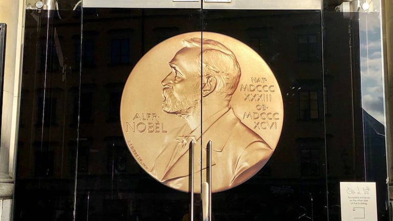 Quién Ganará El Nobel De Literatura Esto Es Lo Que Dicen Las Apuestas Cultura El País