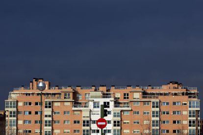 Bloque de viviendas en el barrio madrileño de Sanchinarro.