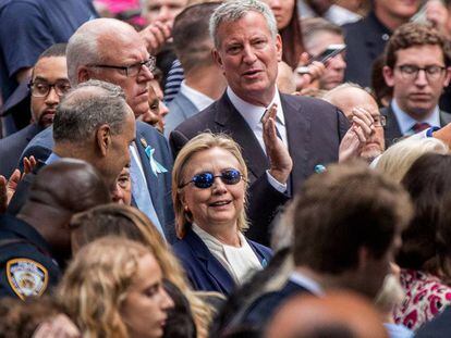 Hillary Clinton a Nova York, diumenge, abans de patir una indisposició