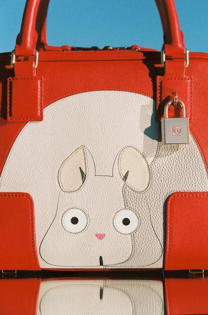 Uno de los bolsos de la próxima colección de Loewe x ‘El viaje de Chihiro’.