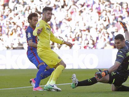 Neymar hace el primer gol.