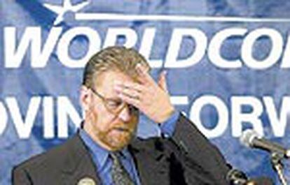John Sidgmolle, presidente ejecutivo de WorldCom, explica la bancarrota de su compañía, la mayor de la historia, el 22 de julio en Nueva York.