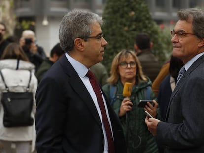 Francesc Homs habla con Artur Mas.