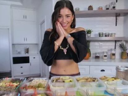 Yovana Mendoza, conocida como Rawvana, fue grabada en Bali comiendo pescado