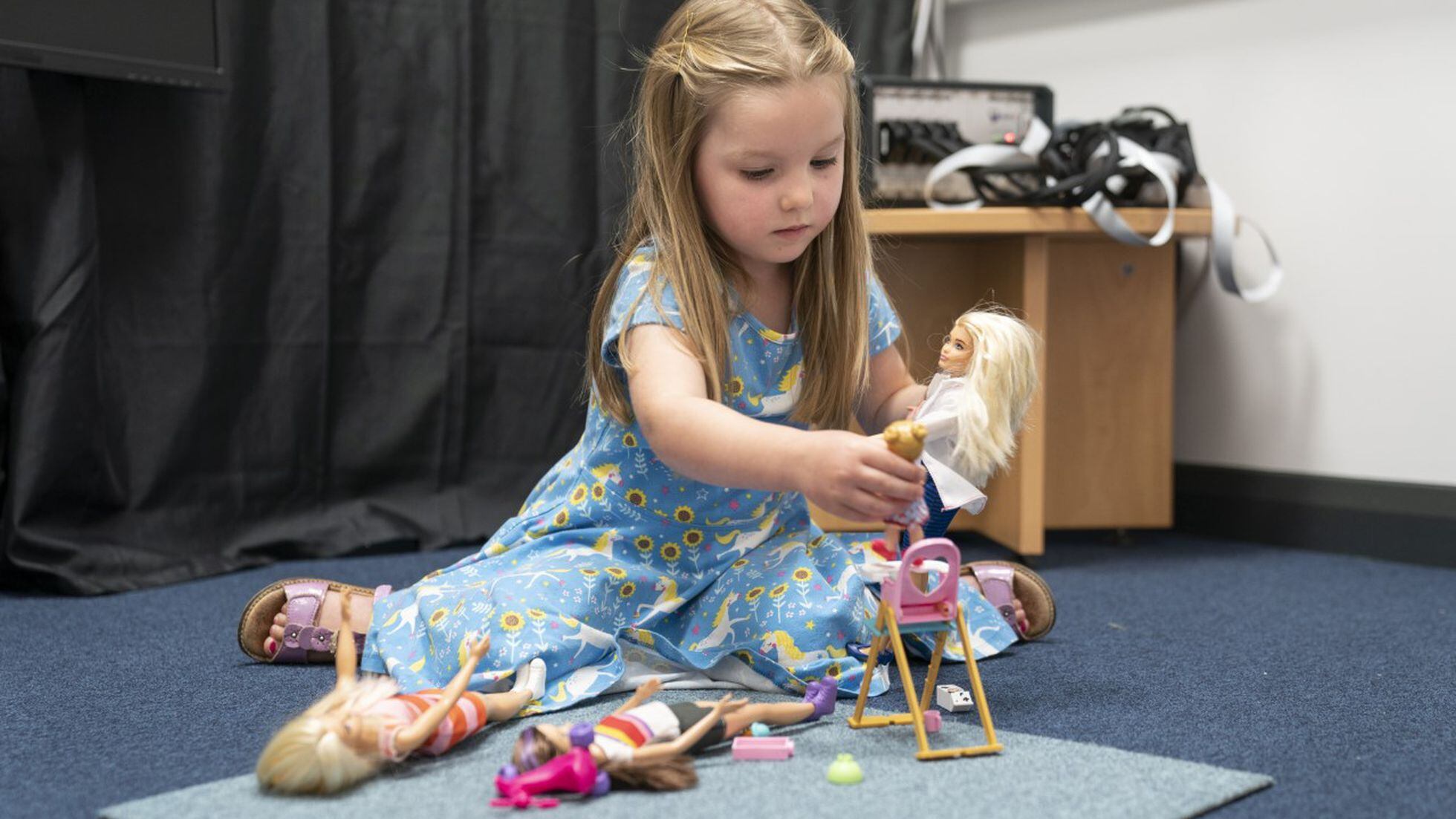 Esto es lo que ocurre en cerebro de niños cuando con muñecas | Actualidad | Mamas & Papas | EL PAÍS