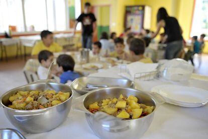 Comedor escolar en el colegio de Xunqueira de Espada&ntilde;edo, en la provincia de Ourense.