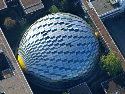 La forma de la biblioteca explica el sobrenombre del cerebro de Berlín.