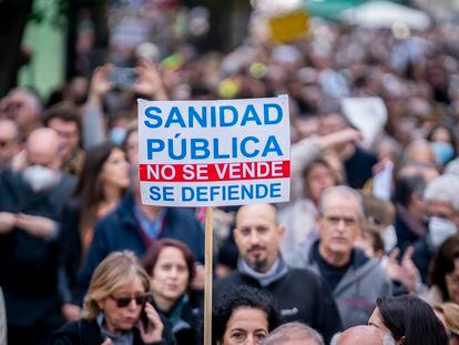 200.000 personas marchan durante una manifestación contra el desmantelamiento de la Atención Primaria, en Madrid. EP