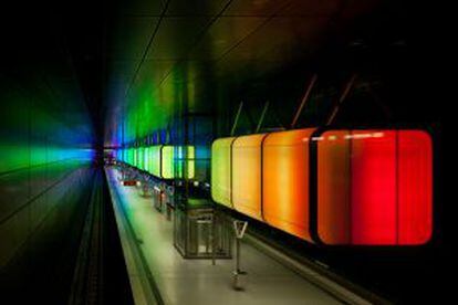 Instalación lumínica en la estación del U-Bahn en HafenCity, en Hamburgo.