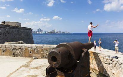 El perfil de La Habana desde el Castillo de los Tres Reyes Magos del Morro.