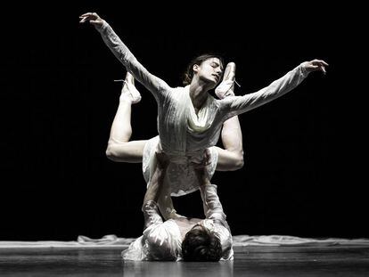 Doroth&eacute;e Gilbert y Mathieu Ganio, en uno de los momentos del ballet &#039;Tristan &amp; Isolde&#039;.