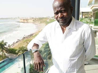 Diagna Ndiaye, presidente del Comité Olímpico Senegalés, en el balcón de su despacho en Dakar.