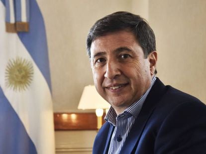 El ministro de Desarrollo Social de Argentina, Daniel Arroyo, en su despacho en Buenos Aires.