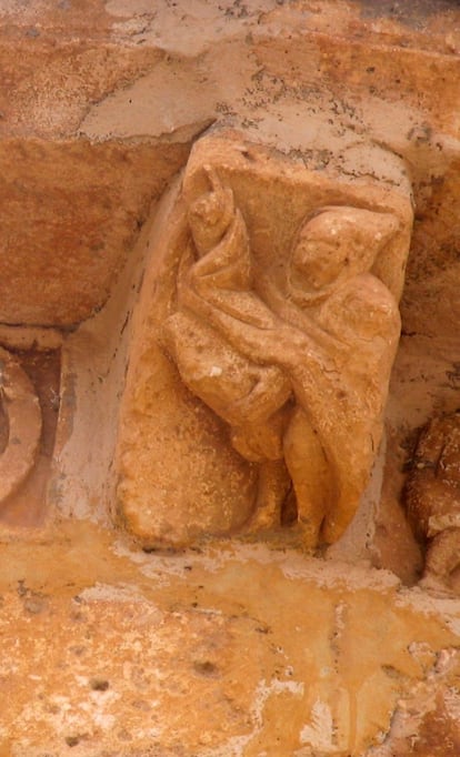 Exhibicionista en la iglesia de Sequera del Fresno (Segovia).