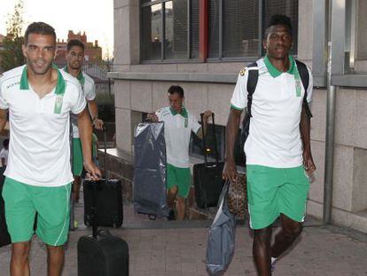 Jugadores del C&oacute;rdoba, a su llegada a Madrid. 