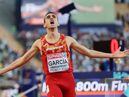 Mariano García celebra su triunfo en la final de los 800m de los Europeos de Múnich.