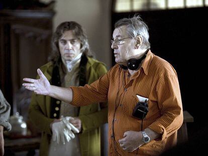 Javier Bardem y Milos Forman, en el rodaje de 'Los fantasmas de Goya'.