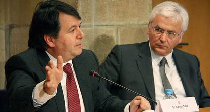 Xavier Solà, a la izquierda, y Ferran Mascarellt, consejero de Cultura de la Generalitat.