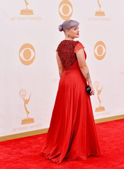 Kelly Osbourne llega a la alfombra del teatro Nokia. 