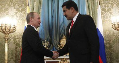 Nicol&aacute;s Maduro con Vlad&iacute;mir Putin en Mosc&uacute; en julio de 2013