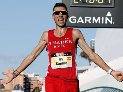 Camilo Santiago termina el maratón de Valencia de 2019 como primer español.