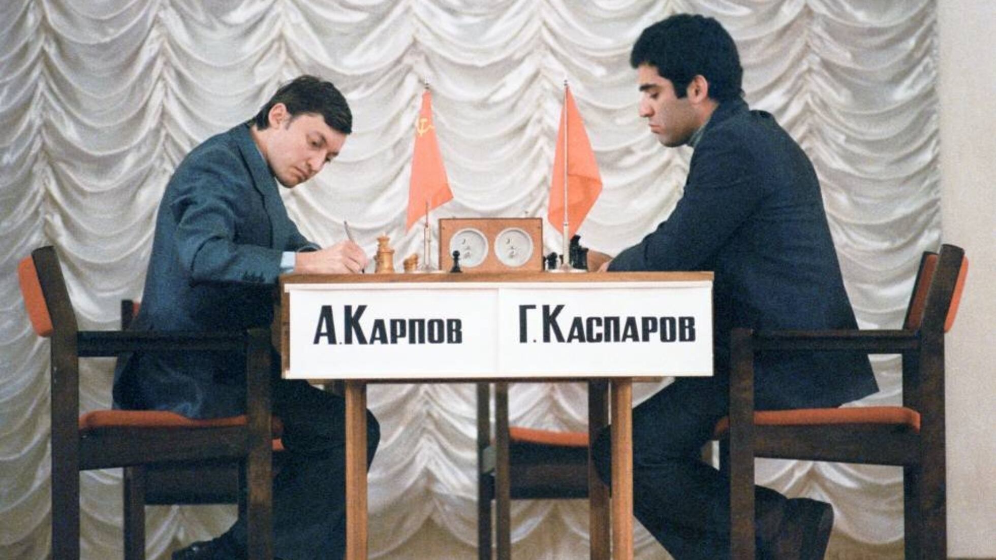 Karpov vs Kaspárov, el diputado ruso contra el activista anti-Putin: la  guerra llega al ajedrez