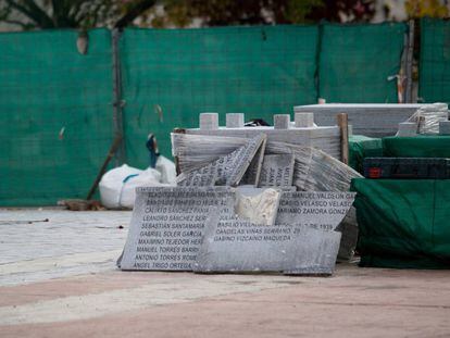 El memorial histórico inacabado en el cementerio de la Almudena, el 25  de noviembre.