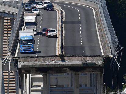 El puente Morandi de Génova el día después del derrumbe, en imágenes