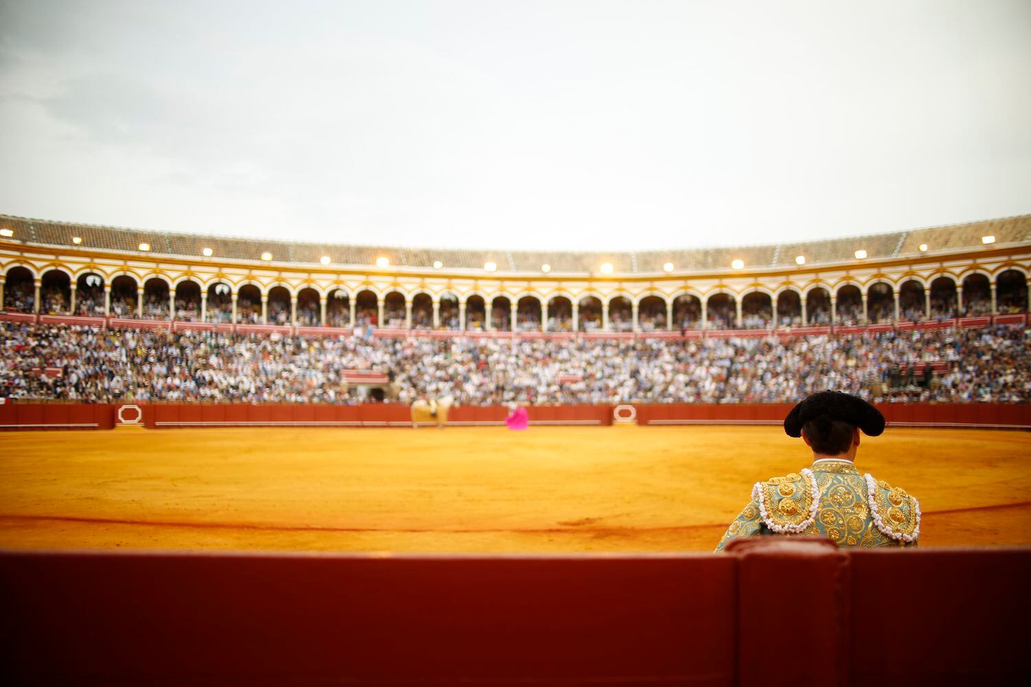 La plaza de La Maestranza en tarde de Feria de Abril.