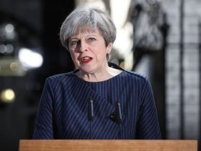 La primera ministra británica asegura que las urnas permitirán afrontar con más fuerza las negociaciones de salida de la UE